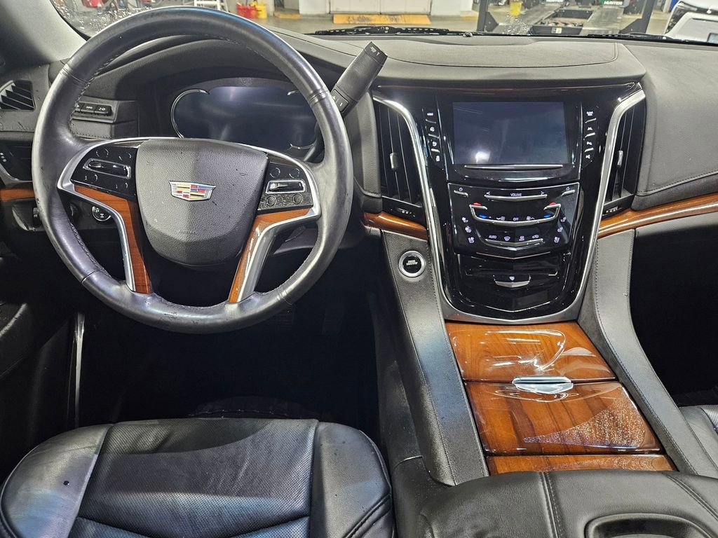 Used 2018 Cadillac Escalade Premium Luxury image 25