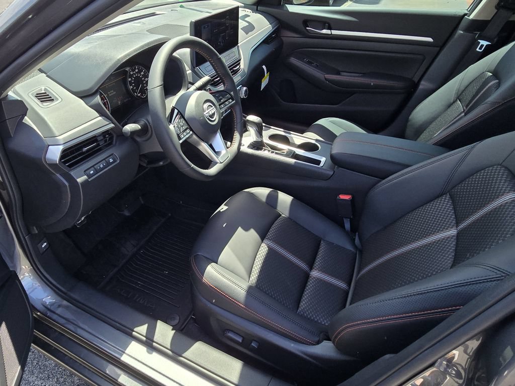 New 2026 Nissan Altima 2.5 SR w/ SR Premium Package FWD image 13