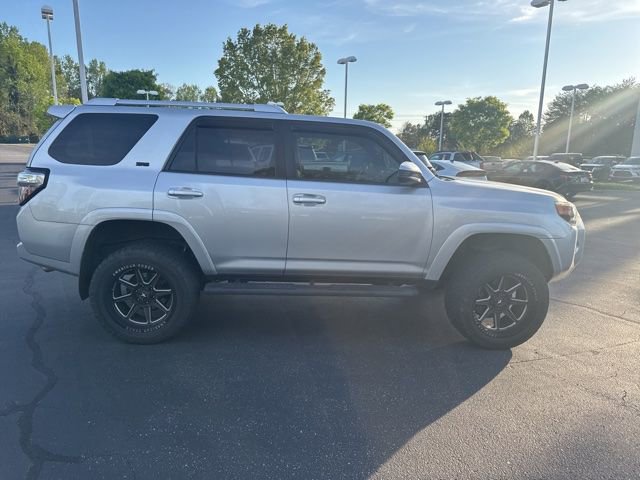 Used 2016 Toyota 4Runner SR5 image 2