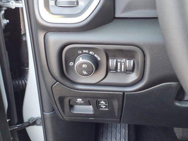 New 2026 RAM 1500 4x4 Crew Cab image 13