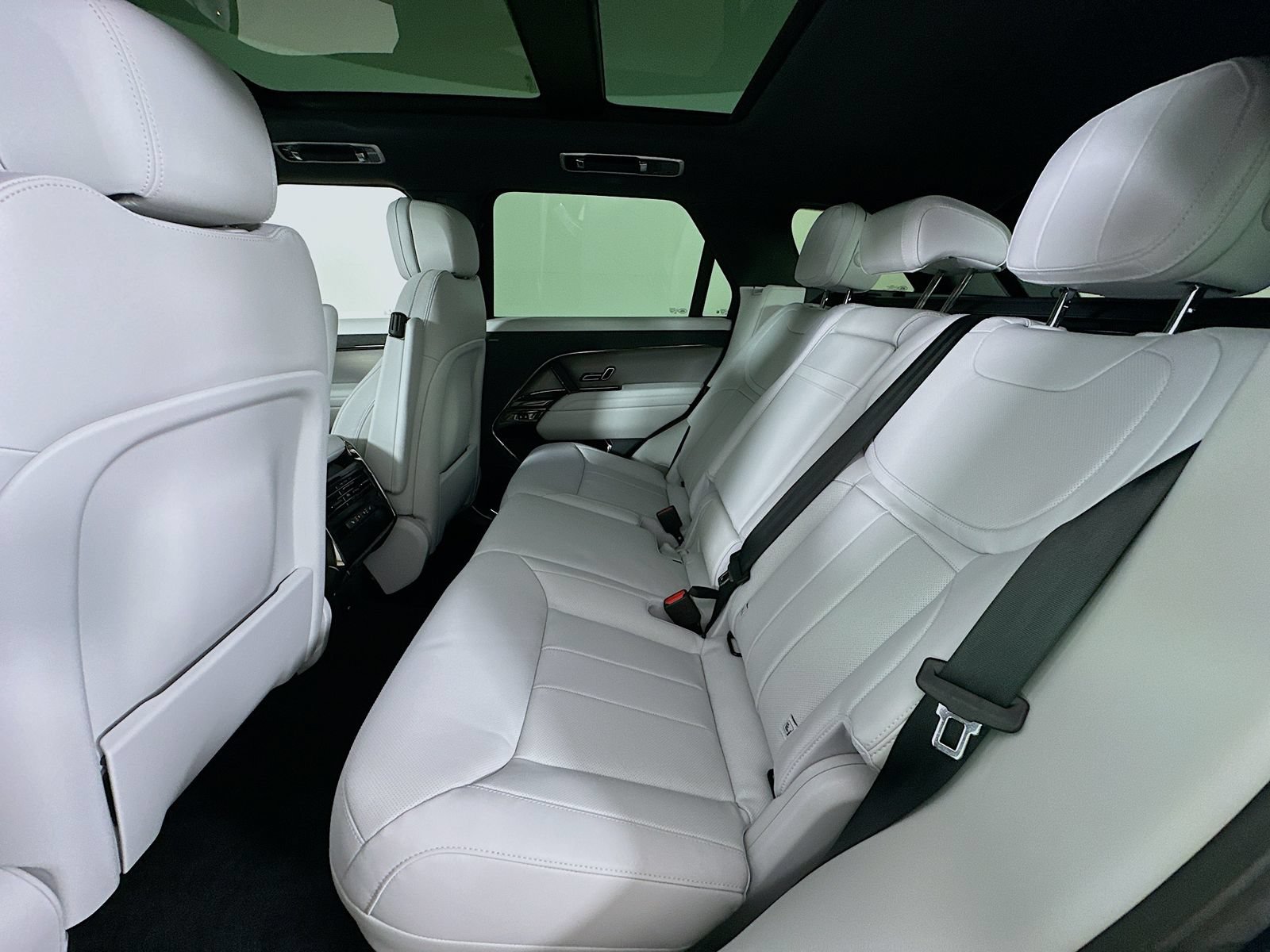 New 2026 Land Rover Range Rover Sport SE AWD/4WD image 38