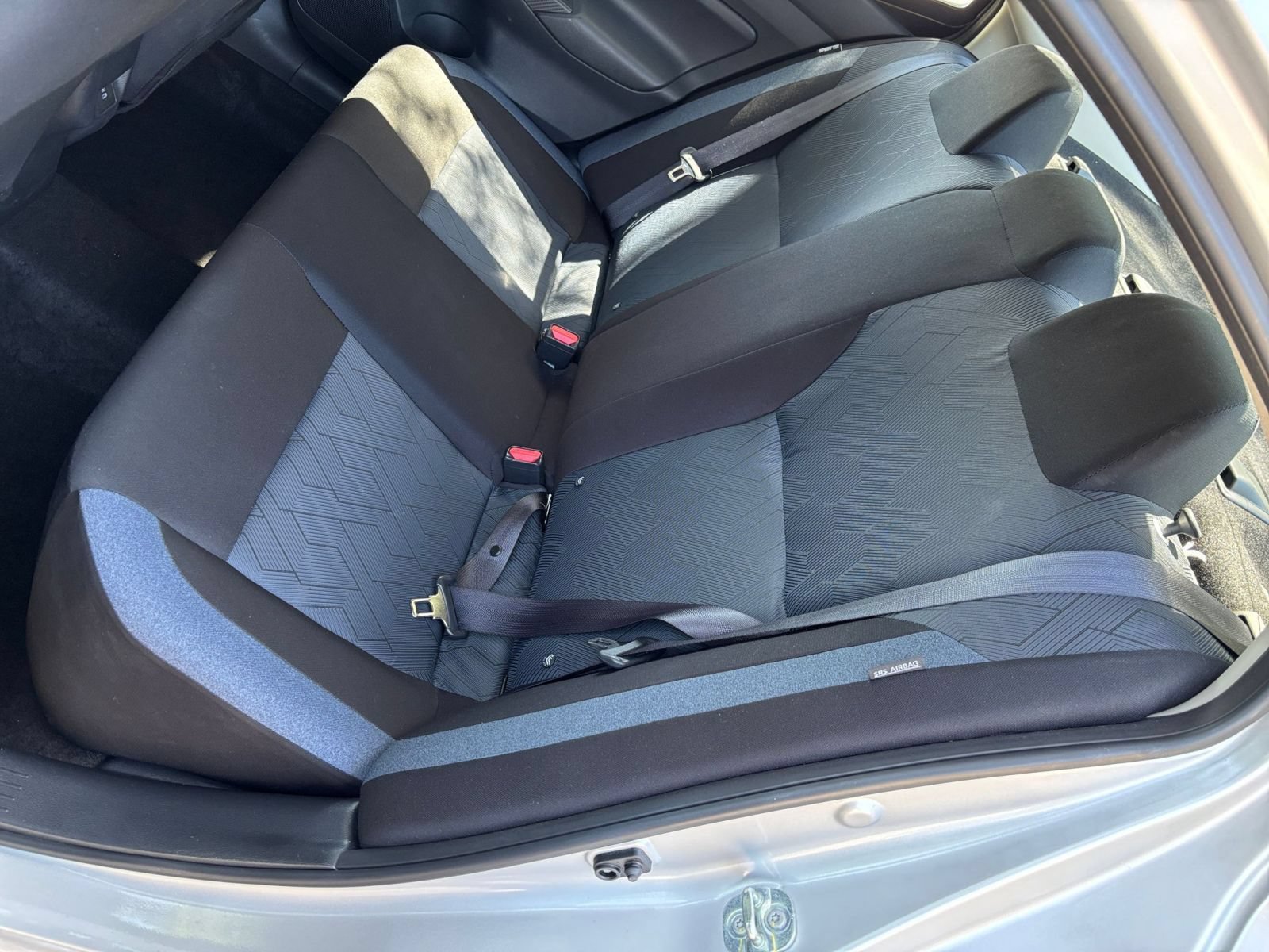Used 2025 Nissan Versa SV FWD image 34