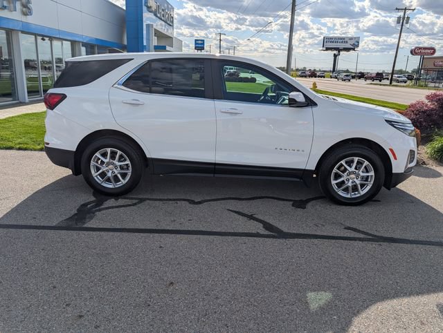 Used 2023 Chevrolet Equinox LT w/ LPO, Floor Liner Package AWD/4WD image 2
