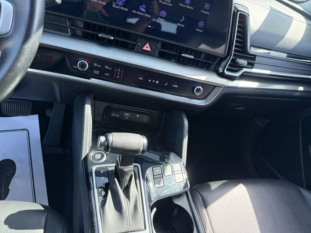 Used 2025 Kia Sportage EX image 14