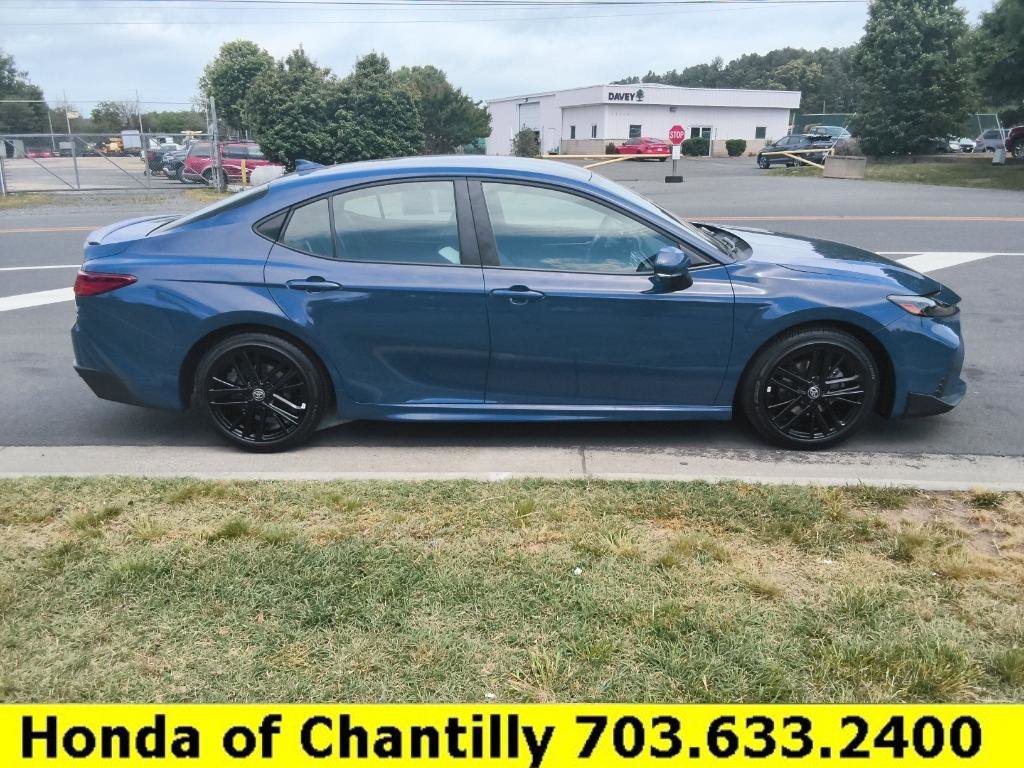Used 2026 Toyota Camry SE FWD image 8