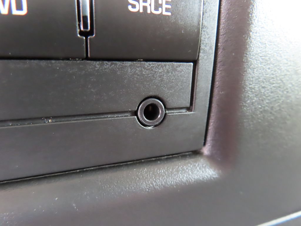 Used 2025 Chevrolet Express 2500 w/ Driver Convenience Package RWD image 9