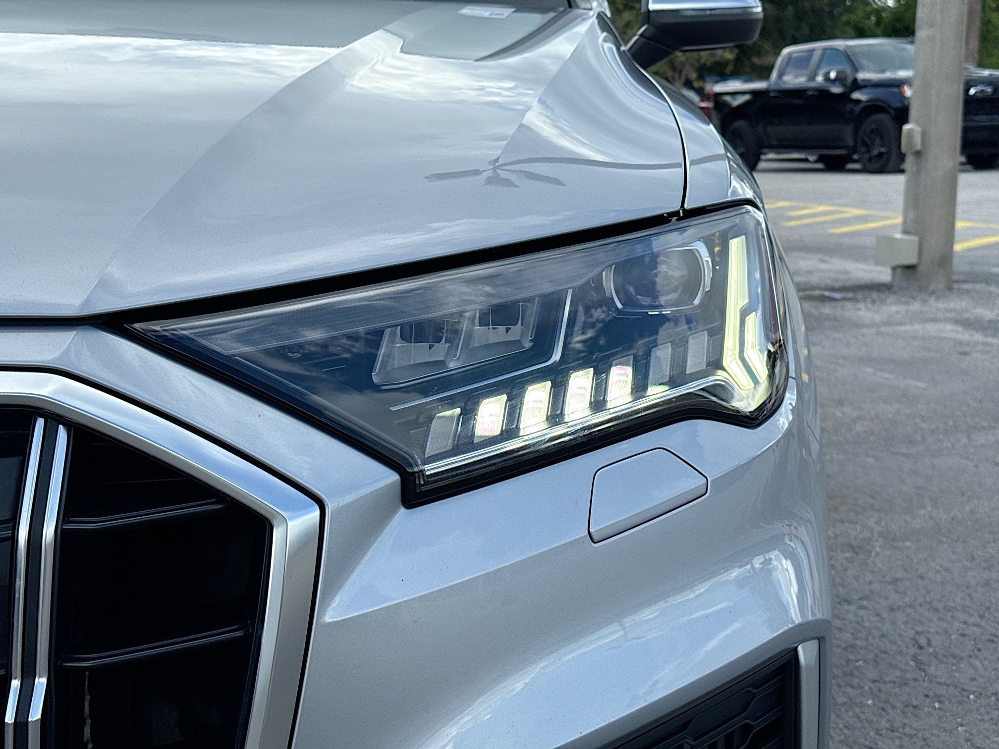 Used 2021 Audi SQ7 Prestige AWD/4WD image 9