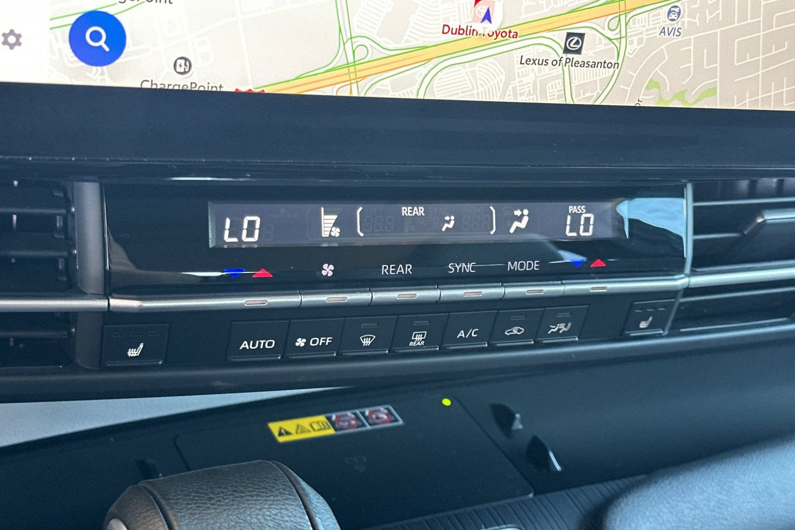 Used 2025 Toyota Sienna XLE FWD image 24