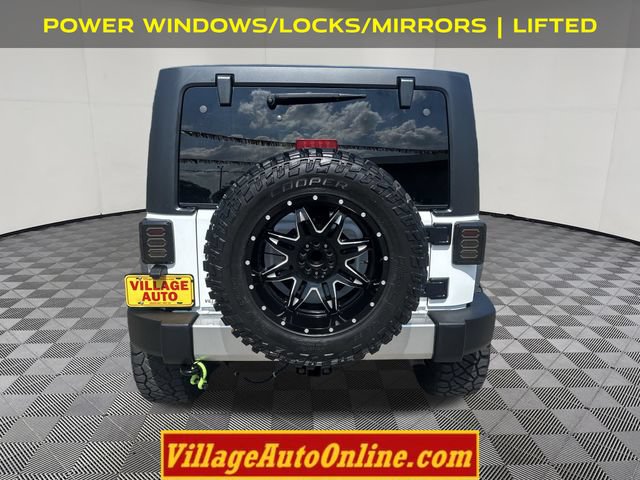 Used 2016 Jeep Wrangler Unlimited Sahara w/ Connectivity Group AWD/4WD image 3