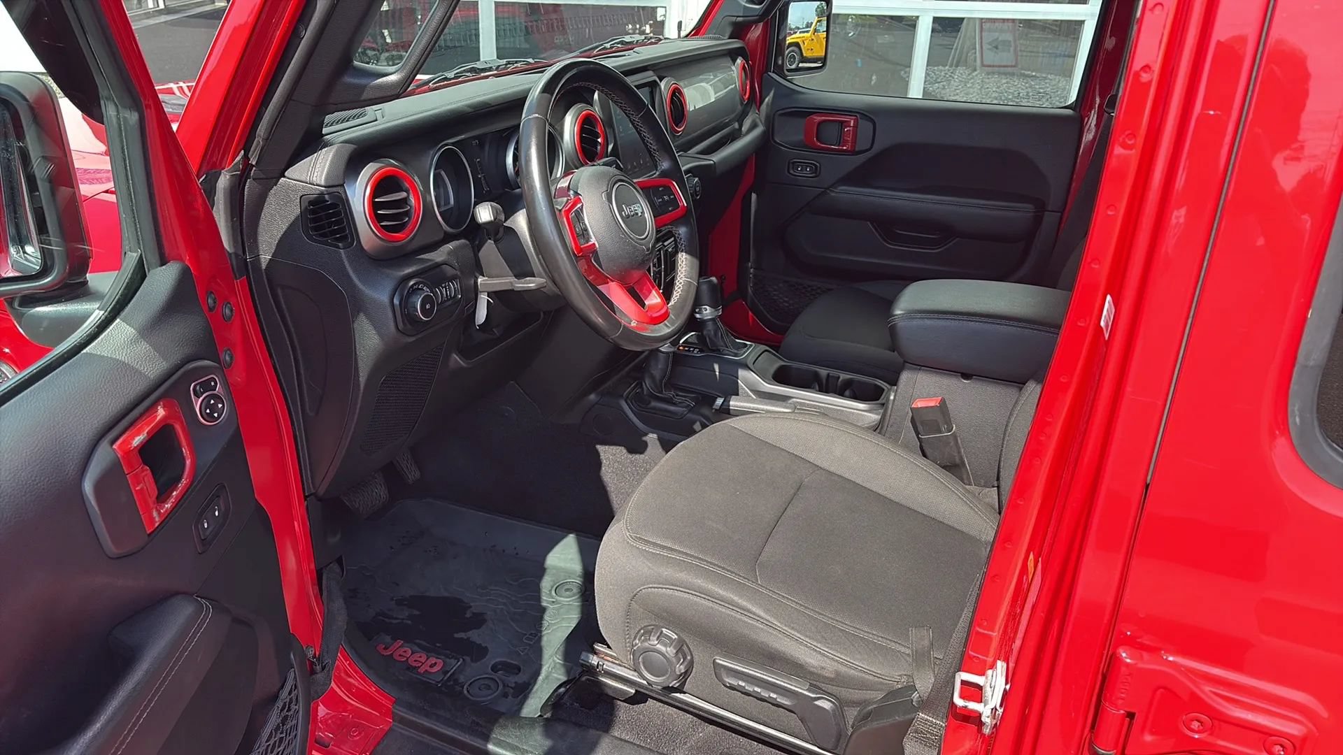 Used 2021 Jeep Wrangler Unlimited Sahara w/ Uconnect 4C Nav & Sound Group AWD/4WD image 29