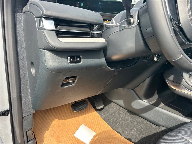 New 2025 Lincoln Navigator L Reserve w/ Jet Appearance Package image 16