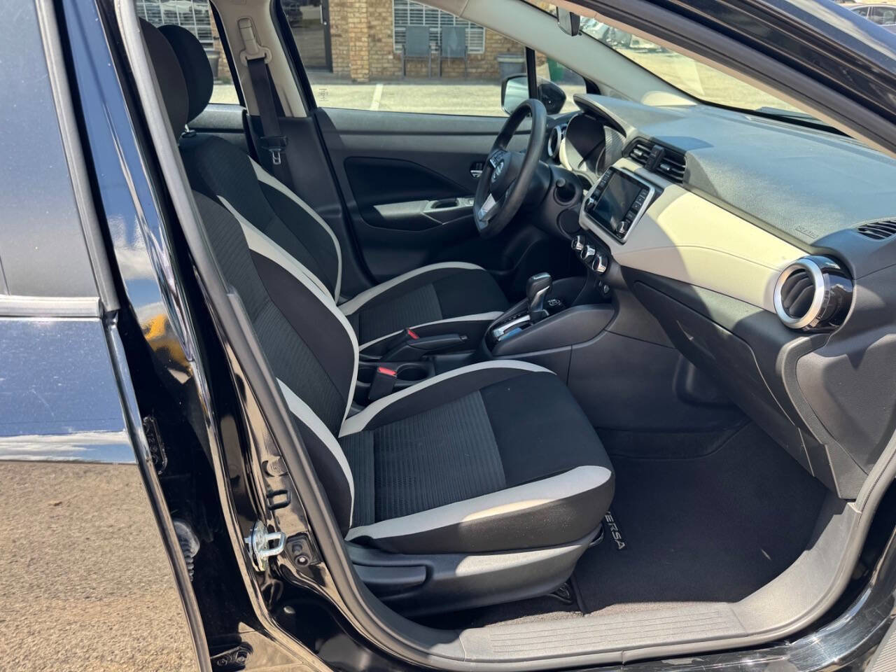 Used 2021 Nissan Versa SV image 16