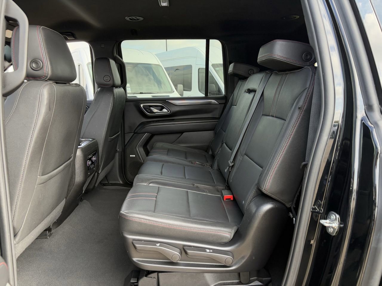 Used 2024 Chevrolet Suburban RST image 29