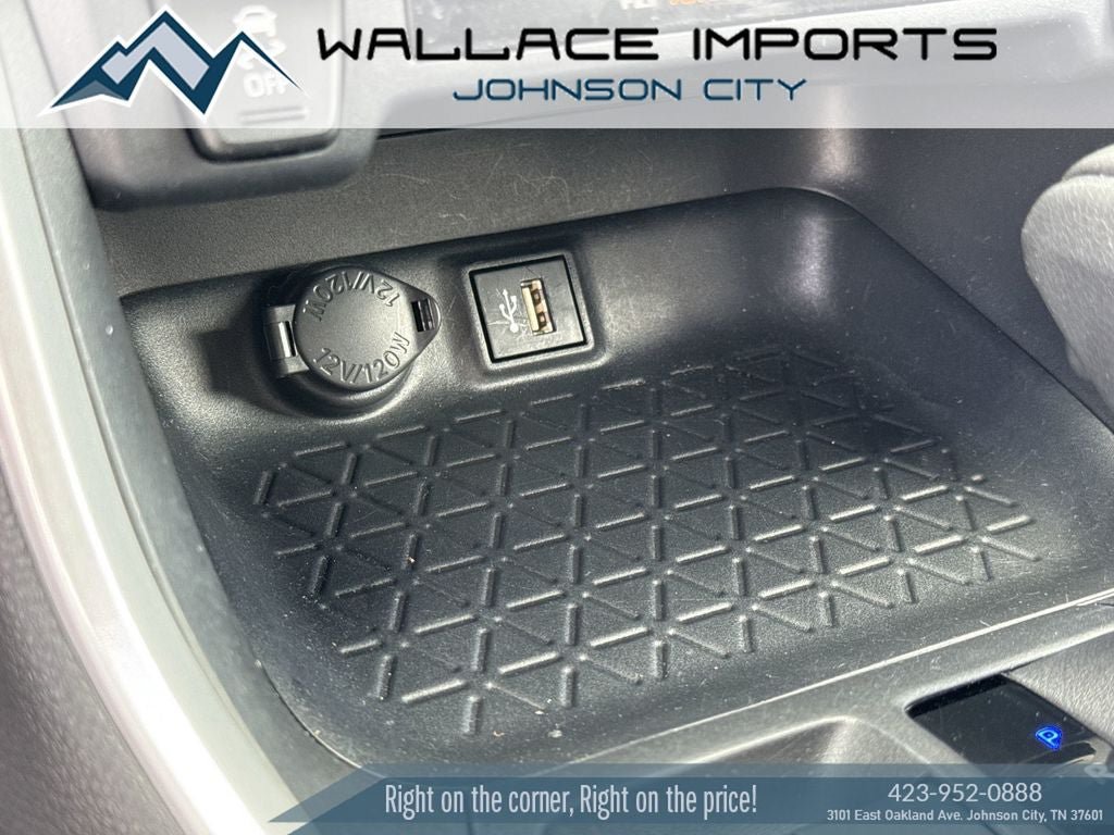 Used 2023 Toyota RAV4 XLE AWD/4WD image 27