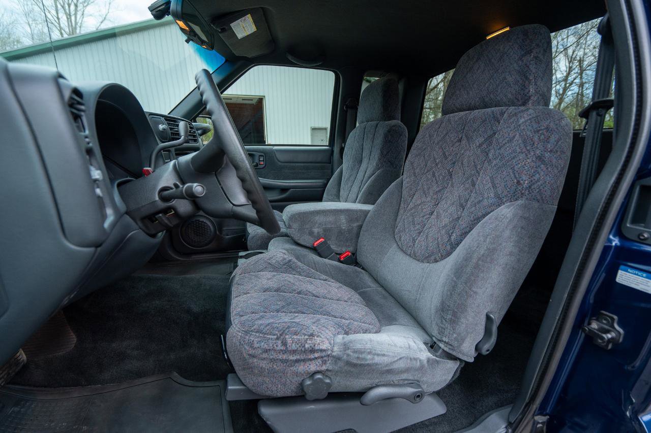 Used 2001 GMC Sonoma SLS w/ Super Spec Pkg 2 image 10