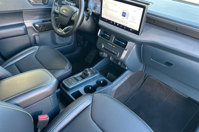 Used 2025 Ford Maverick Lobo AWD/4WD image 18