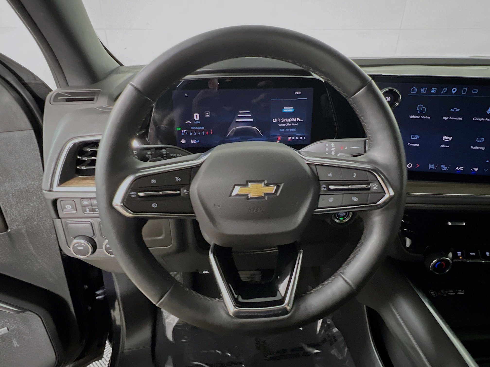 Used 2025 Chevrolet Suburban High Country image 18