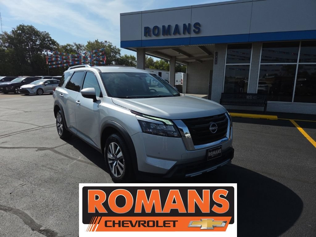 Used 2025 Nissan Pathfinder SL