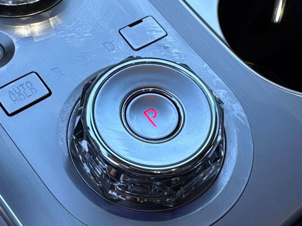 Used 2026 Genesis GV70 2.5T Advanced image 32