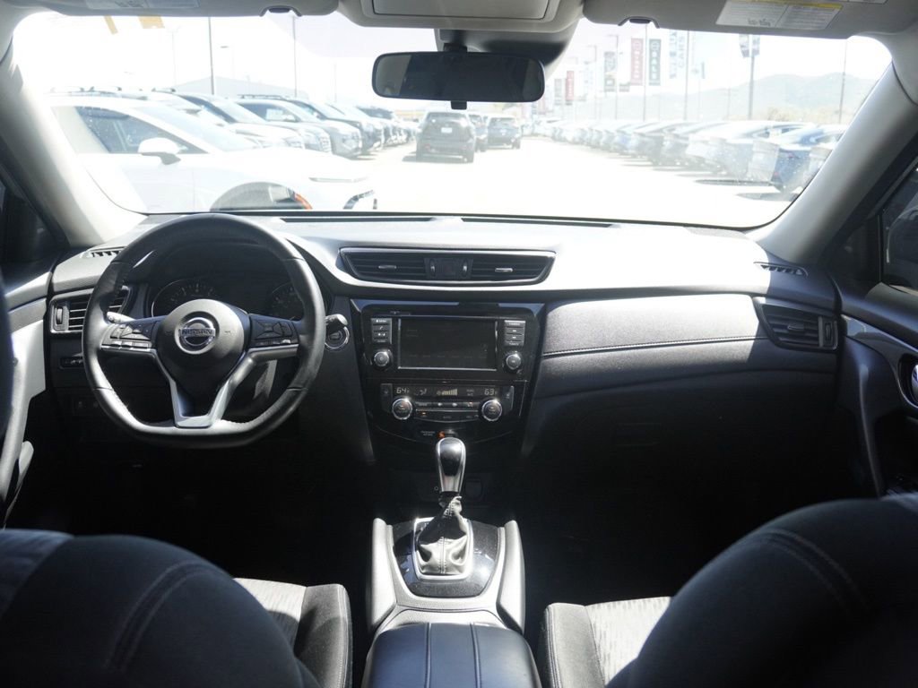 Used 2020 Nissan Rogue SV image 21