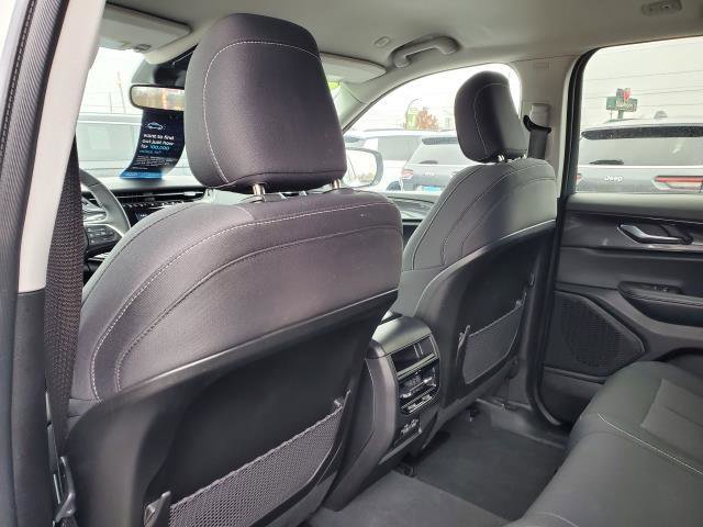 Used 2023 Jeep Grand Cherokee Laredo w/ Luxury Tech Group I image 26