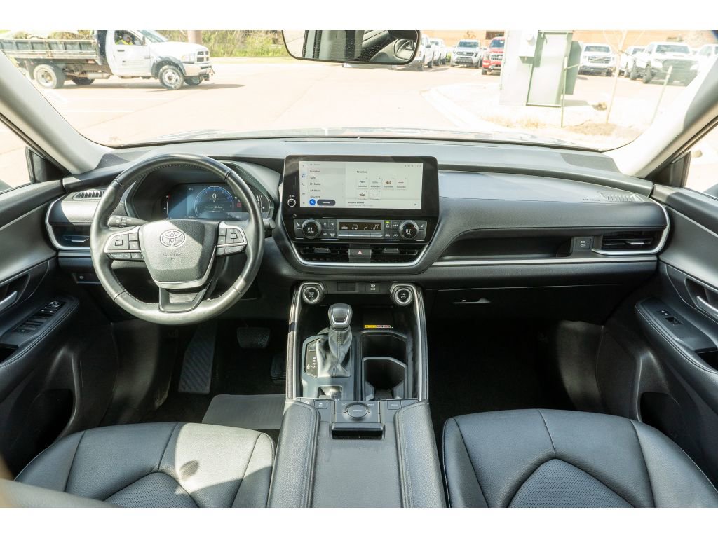 Used 2025 Toyota Grand Highlander FWD image 20