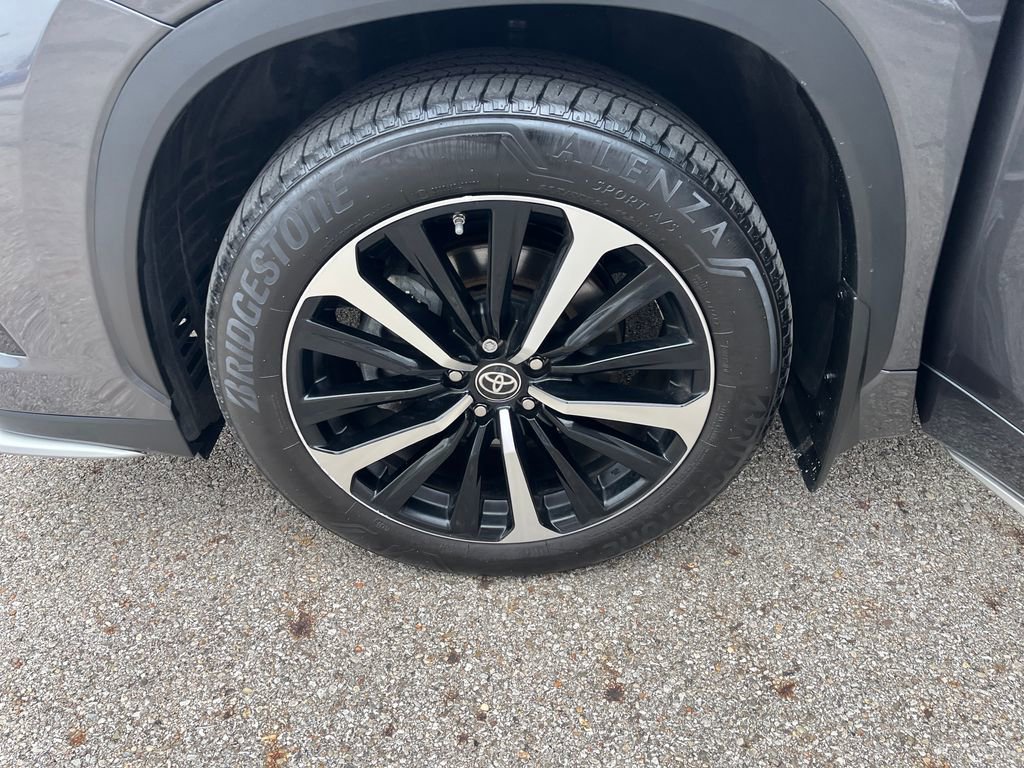 Used 2022 Toyota Highlander XSE image 27