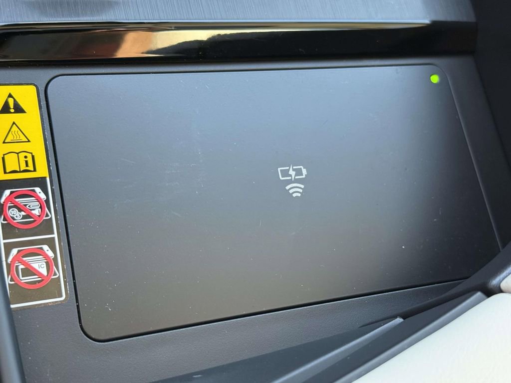 Used 2025 Lexus ES 300h w/ Premium Package image 23