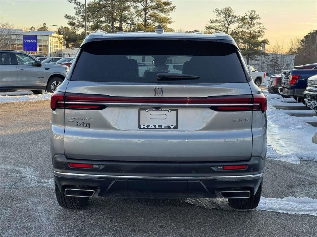 Used 2025 Buick Enclave Preferred AWD/4WD image 23