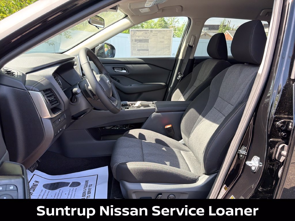 Certified 2026 Nissan Rogue SV FWD image 11