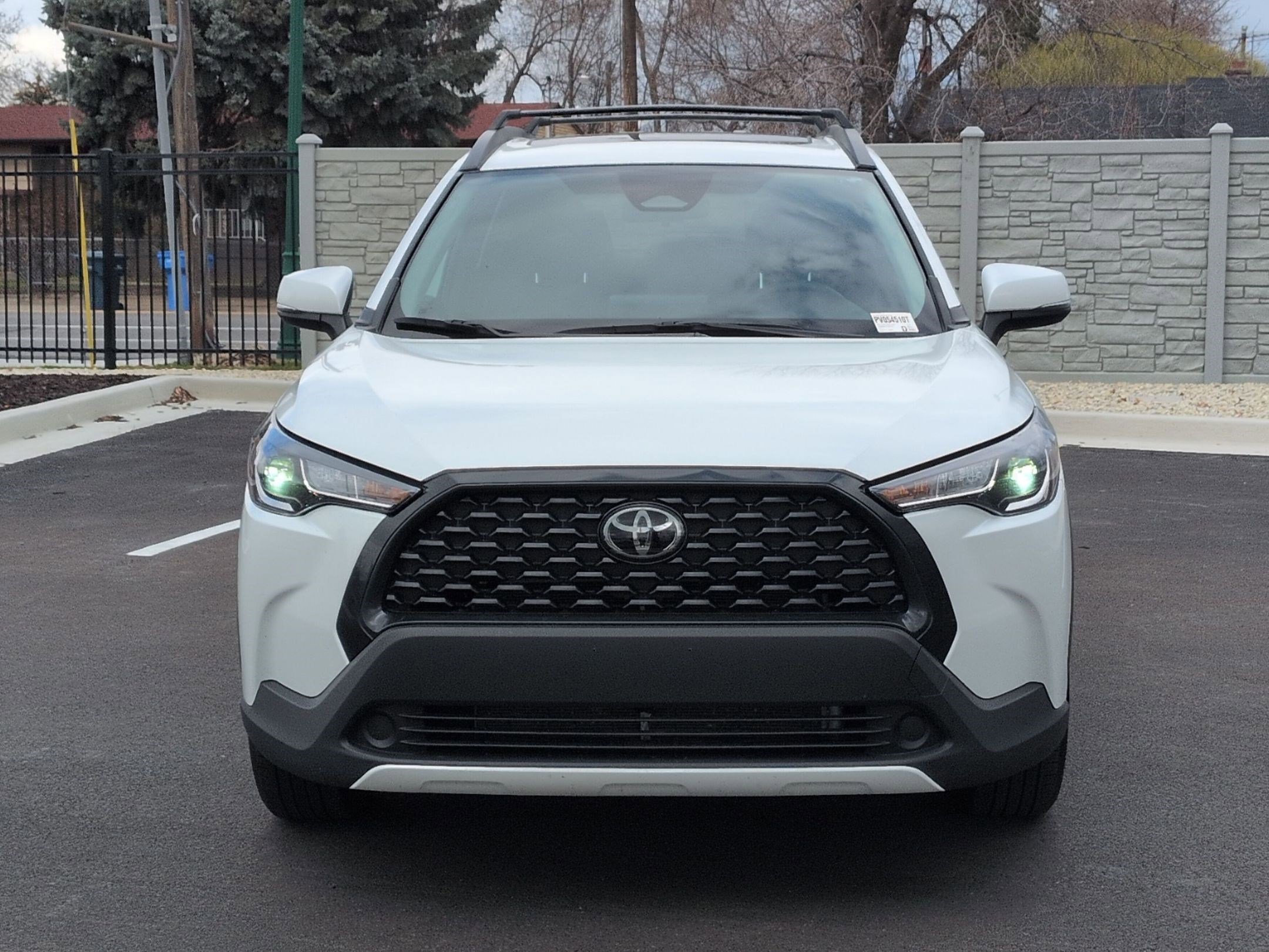 Used 2023 Toyota Corolla Cross LE w/ Moonroof Package image 12