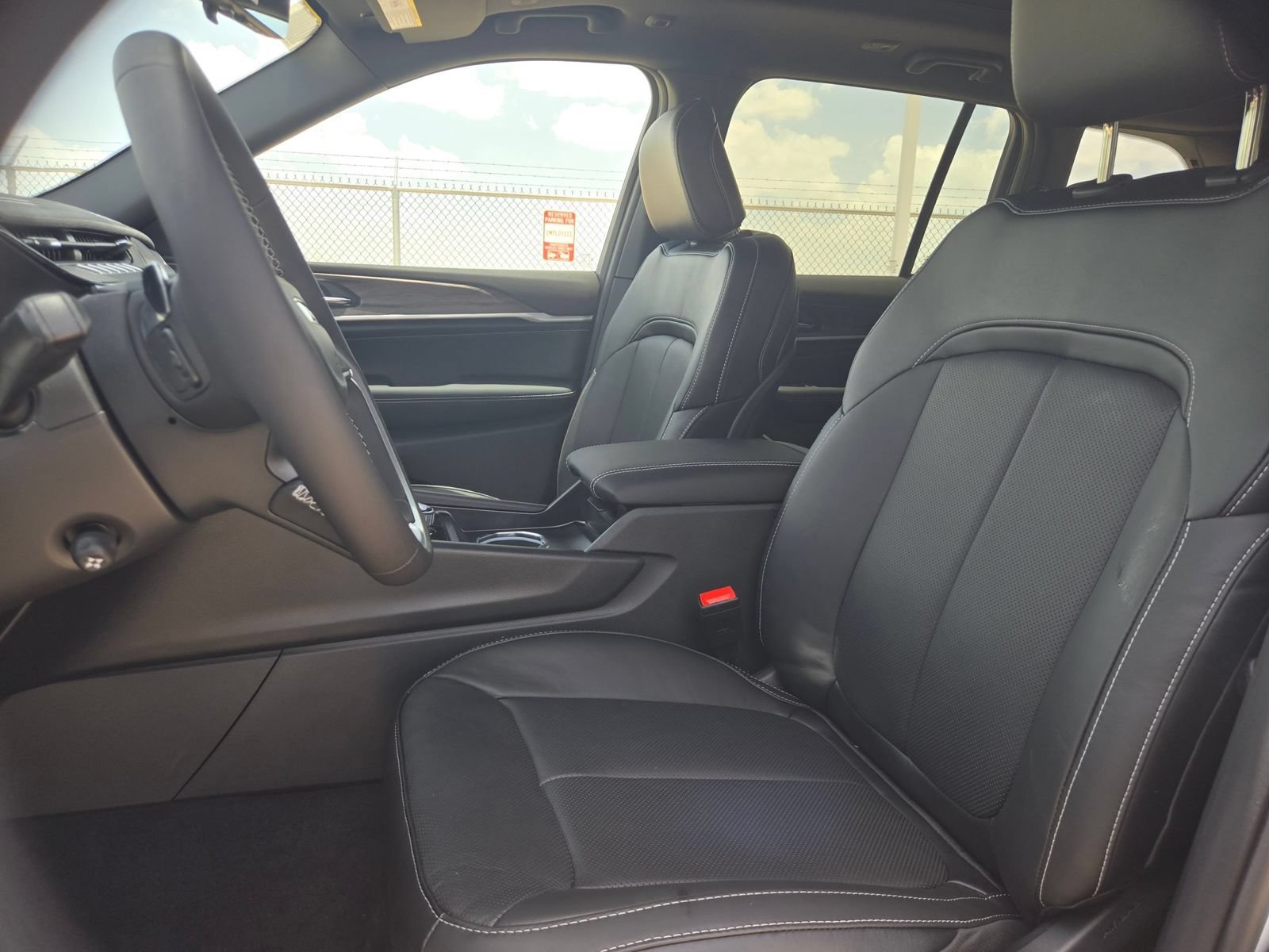 New 2026 Jeep Grand Cherokee Limited AWD/4WD image 10