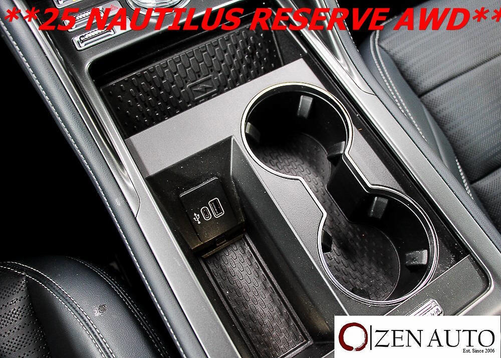 Used 2025 Lincoln Nautilus Reserve image 41