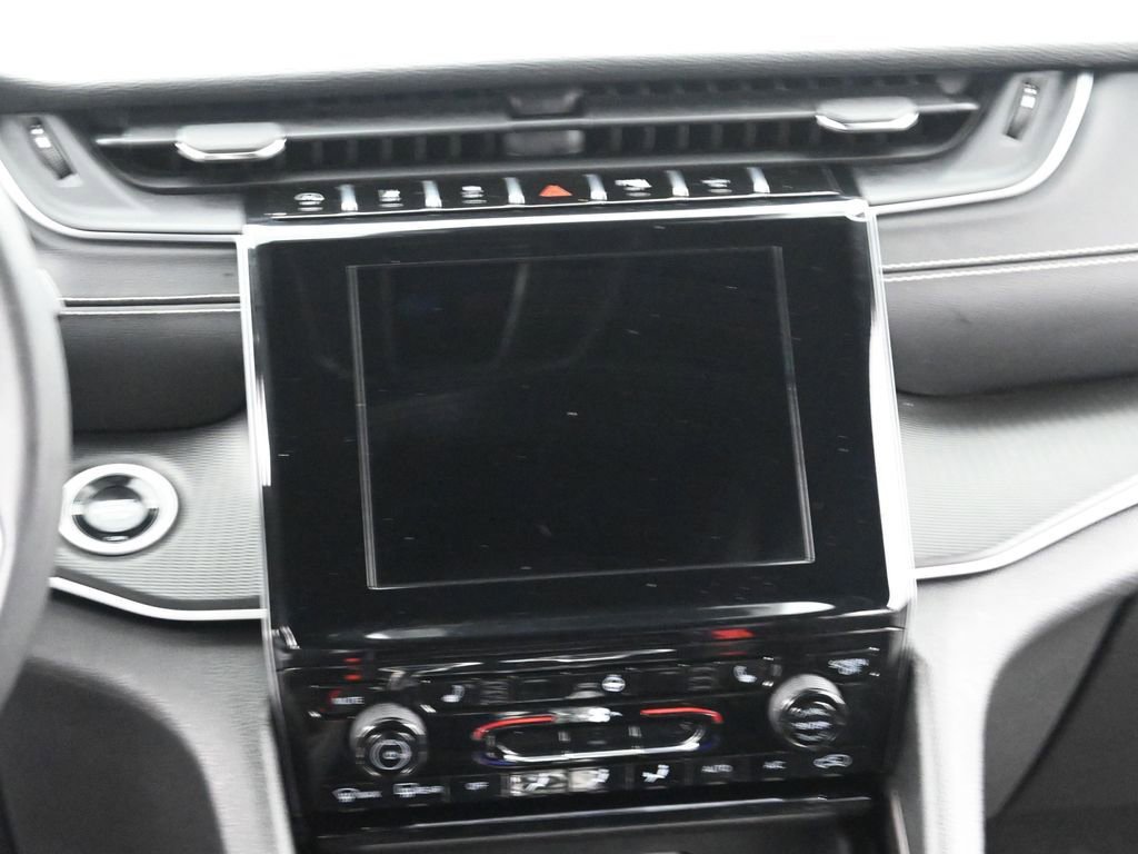 Used 2024 Jeep Grand Cherokee L Laredo AWD/4WD image 28