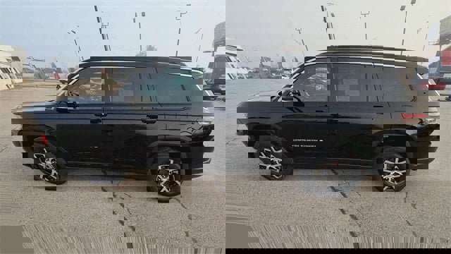 Used 2025 Jeep Grand Cherokee L Limited image 37