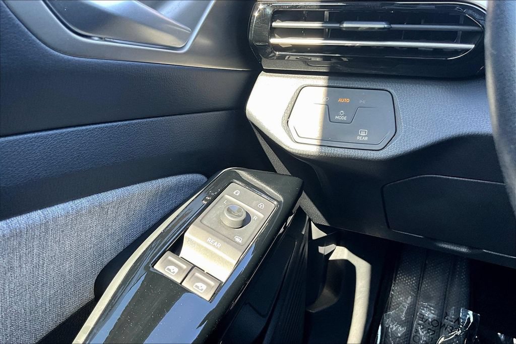 Used 2023 Volkswagen ID.4 Pro RWD image 14