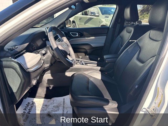Used 2024 Jeep Compass Limited AWD/4WD image 10