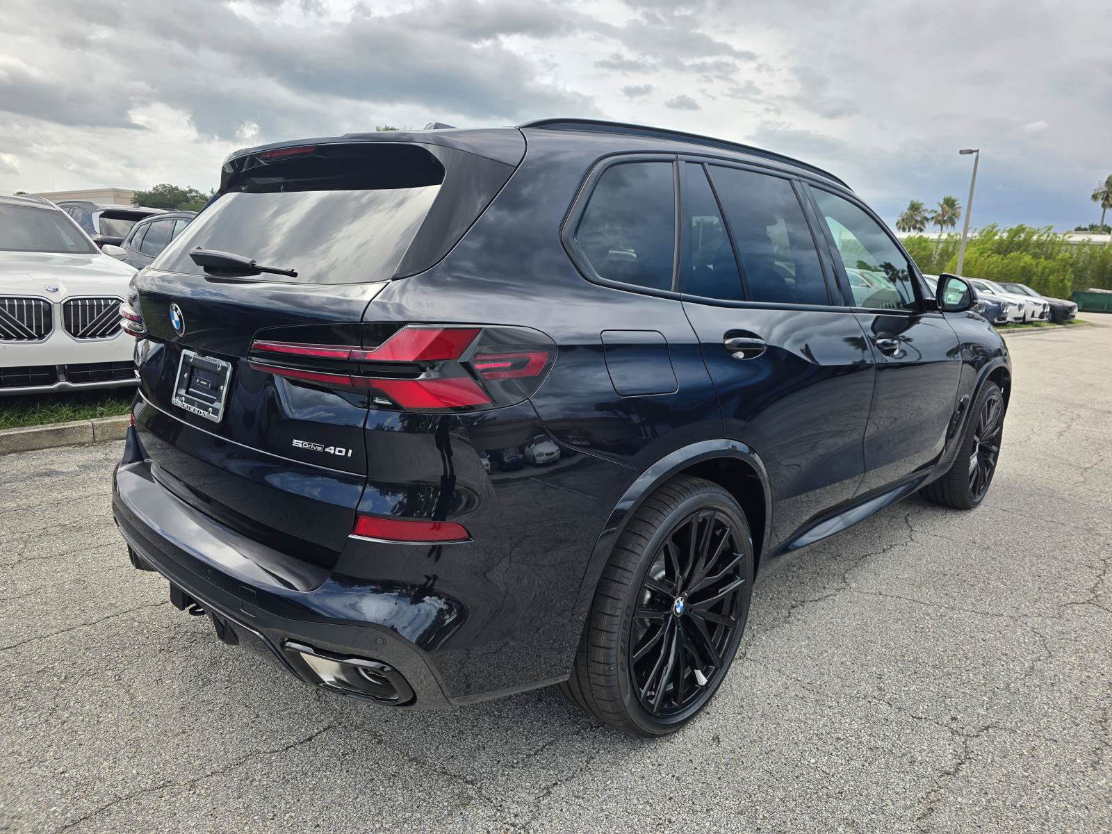 New 2026 BMW X5 sDrive40i w/ M Sport Package RWD image 3