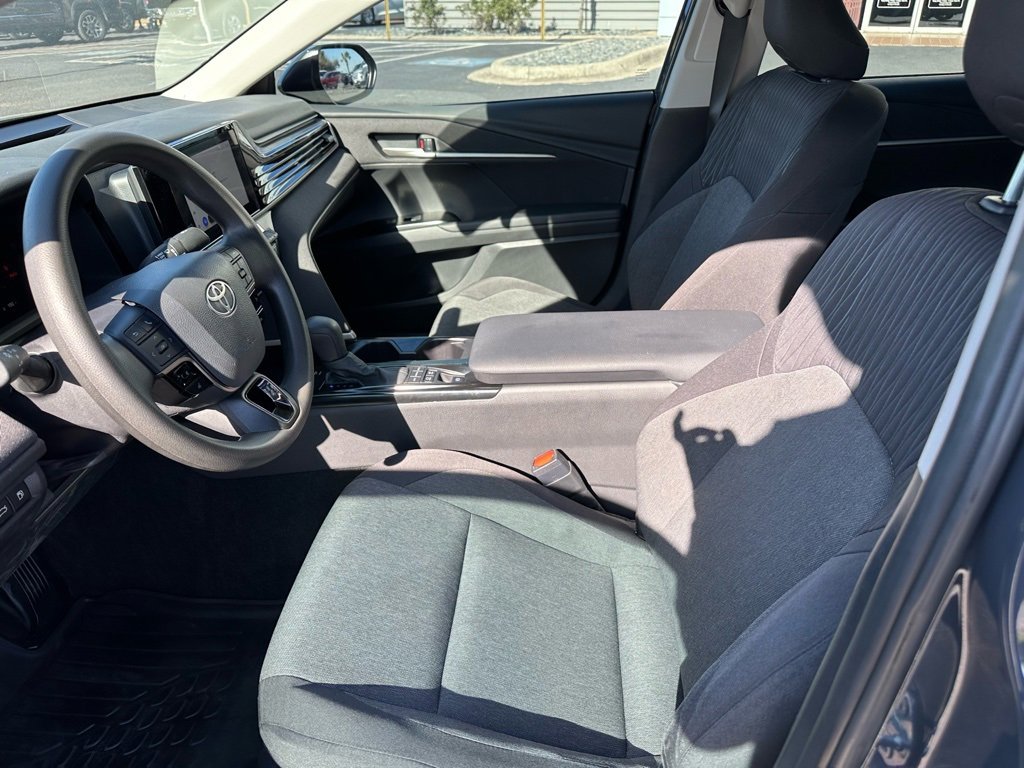Used 2025 Toyota Camry LE w/ Convenience Package image 12