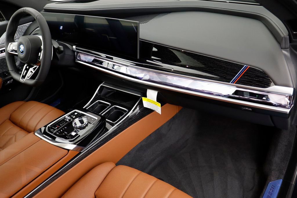 Used 2025 BMW 750e xDrive w/ Executive Package image 22