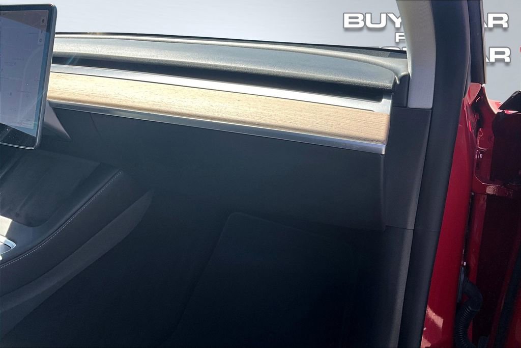 Used 2021 Tesla Model Y Long Range image 17