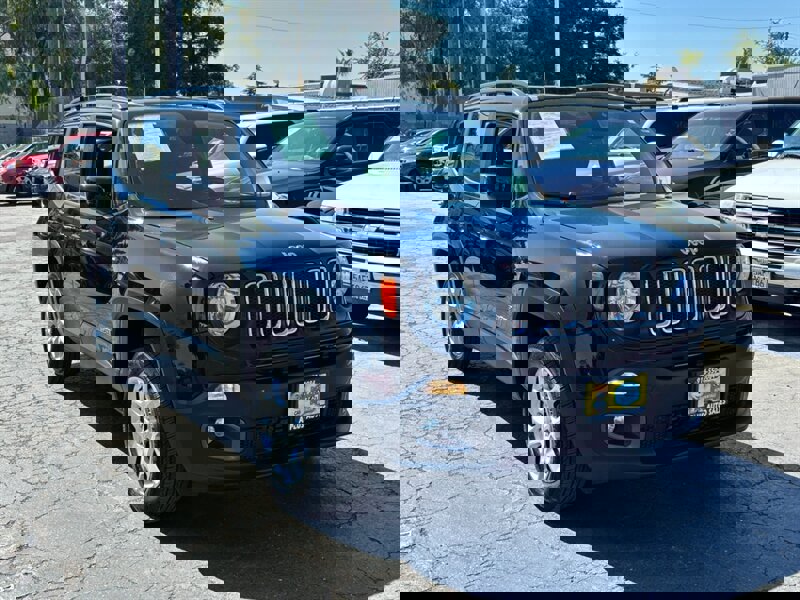 Used 2017 Jeep Renegade Latitude w/ Popular Equipment Group