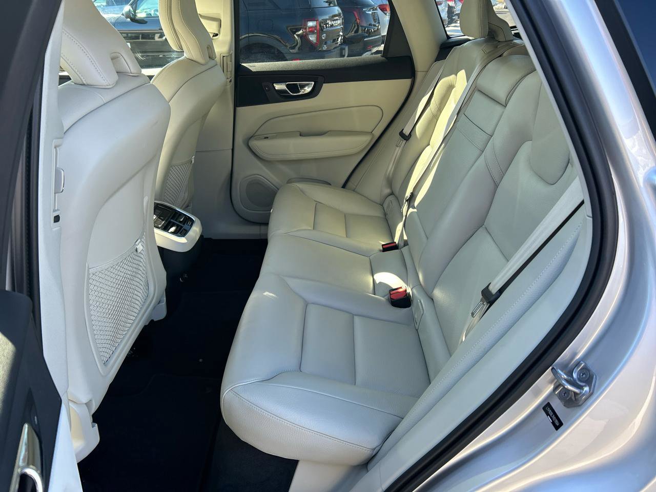 Used 2019 Volvo XC60 T5 Inscription w/ Protection Package Premier image 11