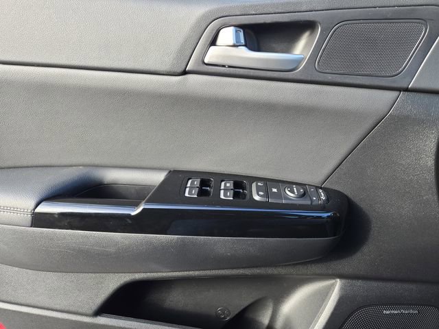 Used 2022 Kia Sportage EX w/ EX Technology Package image 23