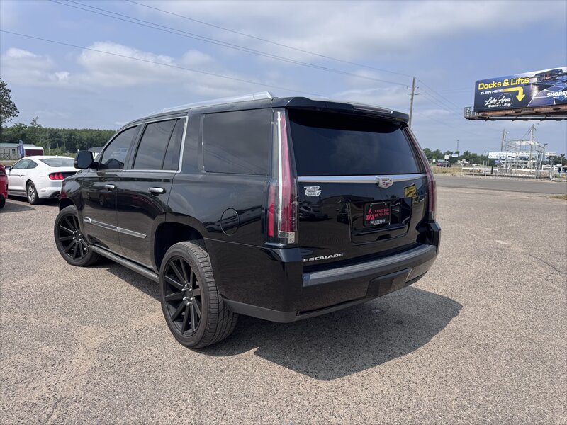 Used 2015 Cadillac Escalade Premium AWD/4WD image 7