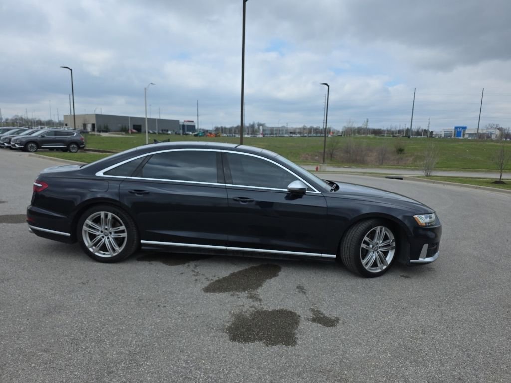 Used 2020 Audi S8 L image 4