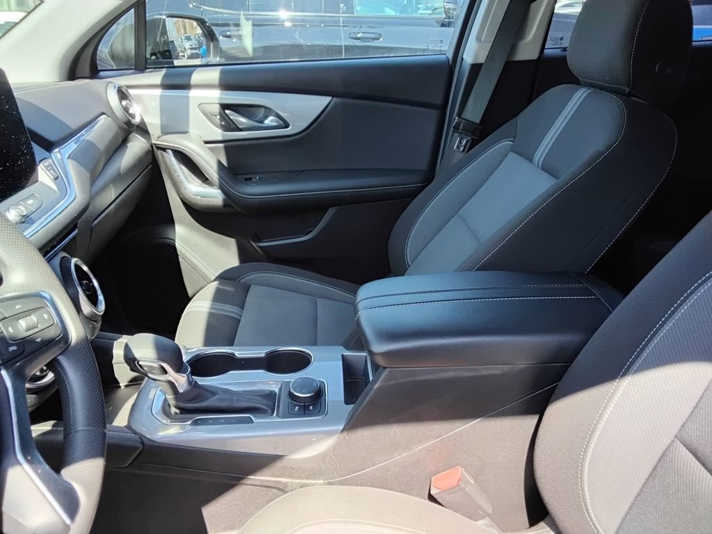 Used 2023 Chevrolet Blazer LT w/ Driver Confidence Package image 6