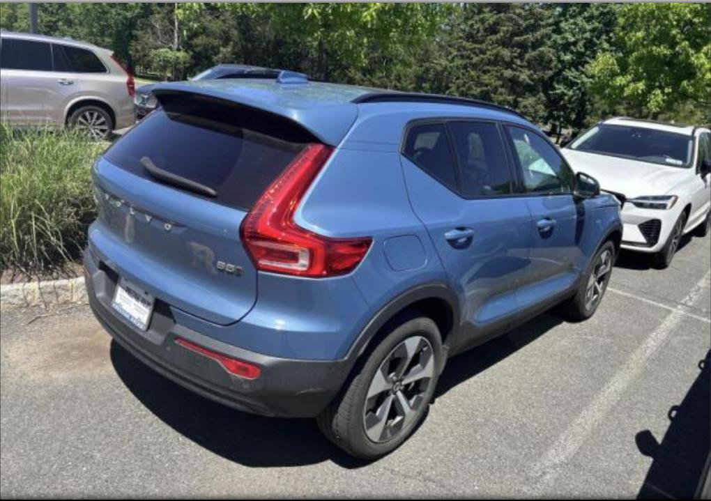 Used 2024 Volvo XC40 B5 Plus w/ Climate Package AWD/4WD image 15