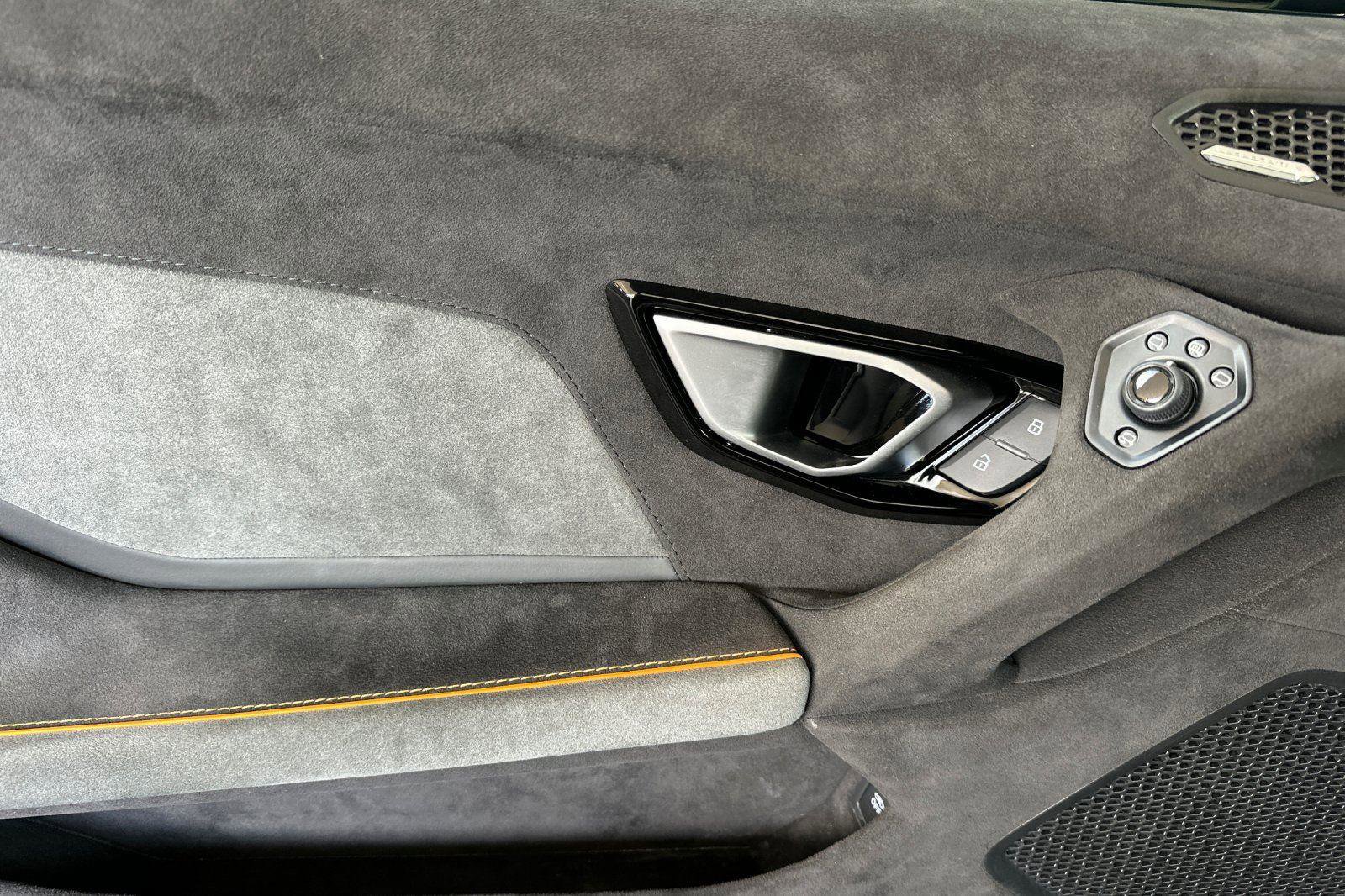 Used 2024 Lamborghini Huracan Sterrato image 15