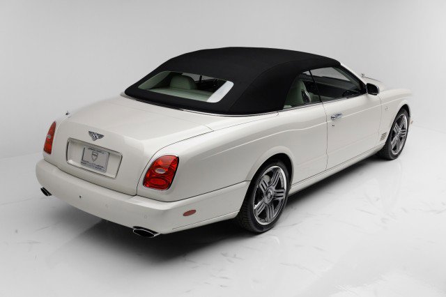 Used 2010 Bentley Azure T image 31